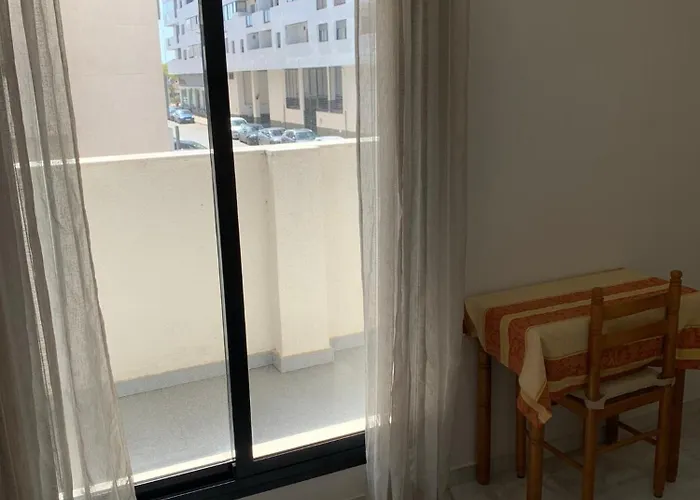 Habitacion Privada En Urbanizacion Con Piscina Y Pista De Padel