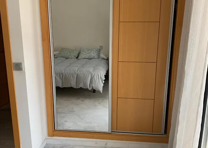 Habitacion Privada En Urbanizacion Con Piscina Y Pista De Padel