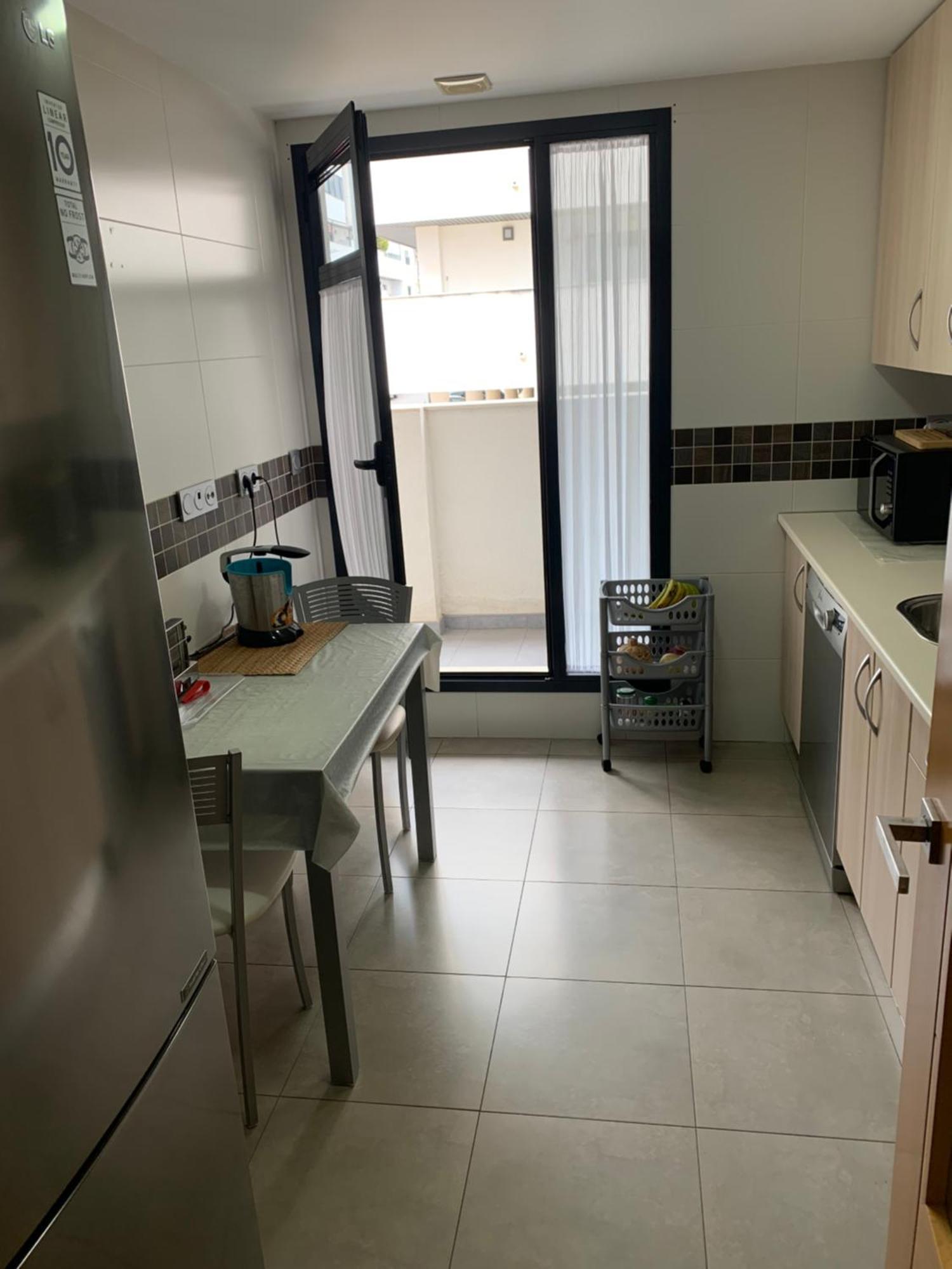 Quarto em Acomodações Particulares Privada En Urbanizacion Con Piscina Y Pista De Padel *